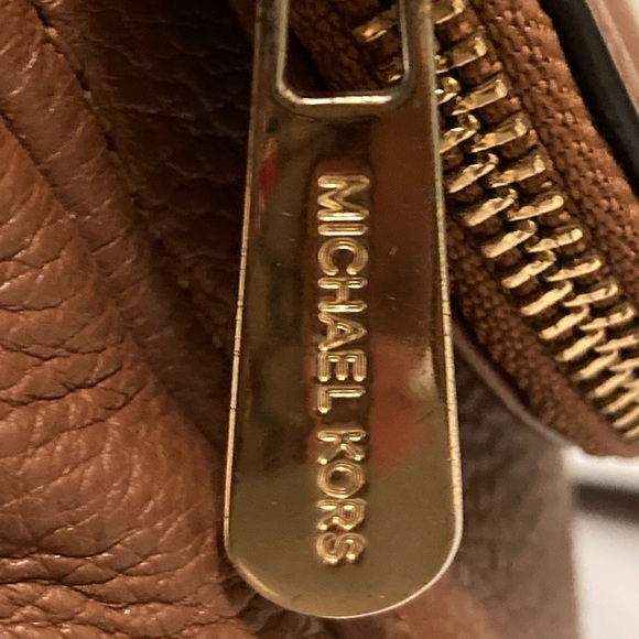 Michael Kors Crossbody - Picture 5 of 7